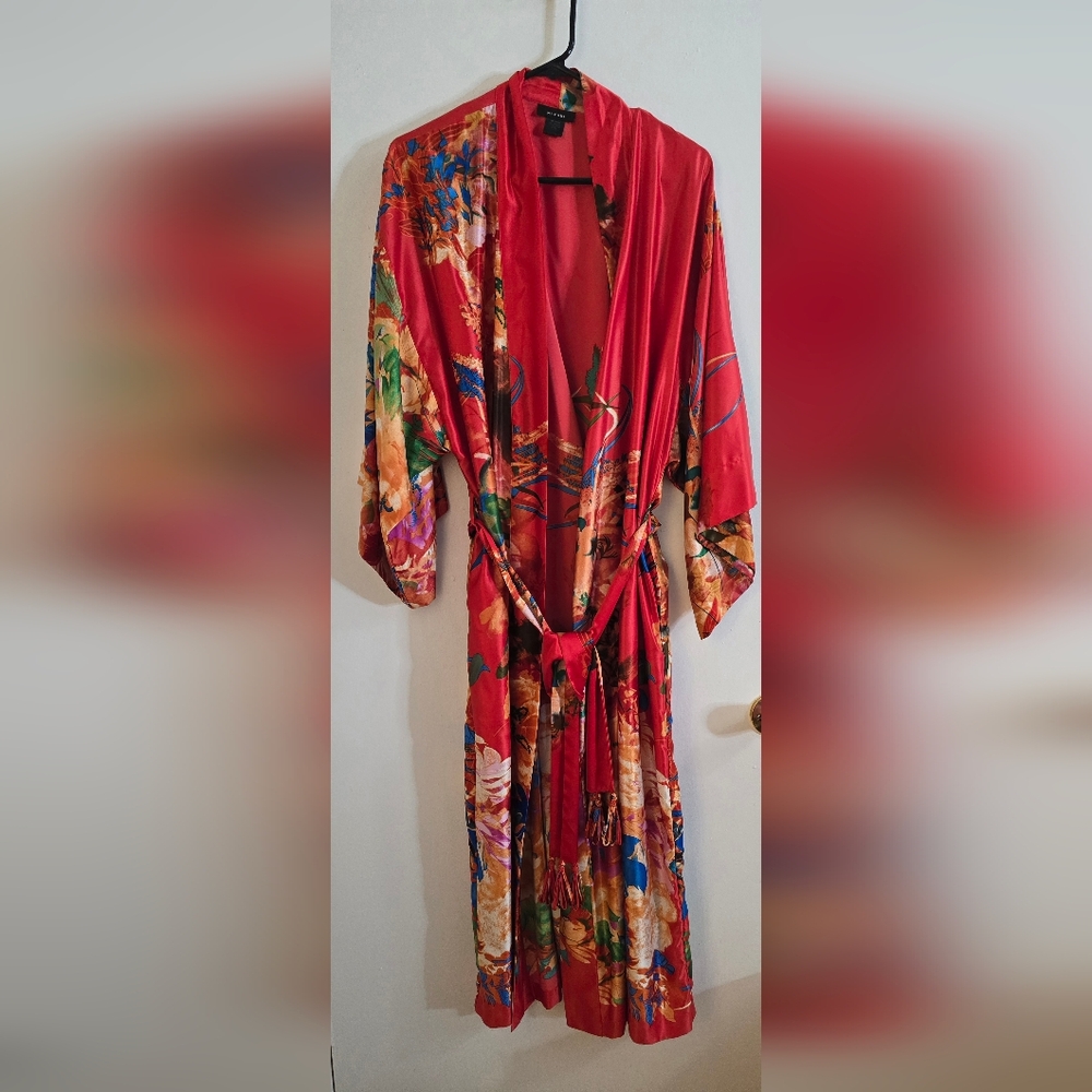 Natori Colorful Satin Robe. - Picture 2 of 9